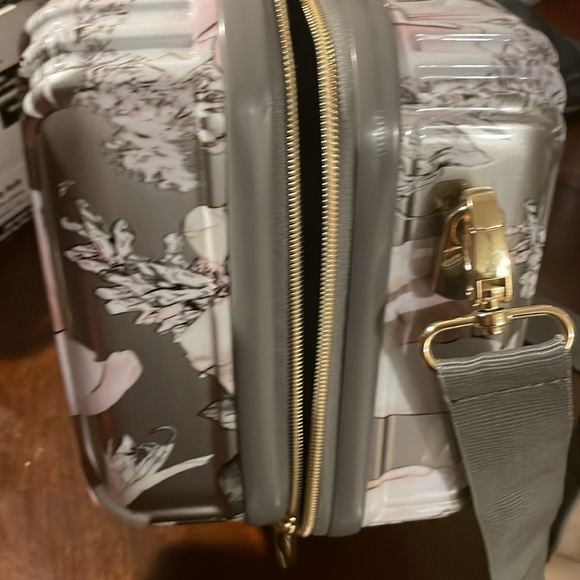 Triforce Elite Avignon Collection Hard Side Vanity Travel Case - Picture 2 of 12